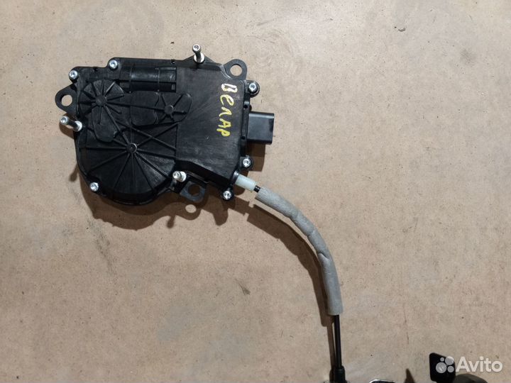 Привод замка багажника на Велар 2019г