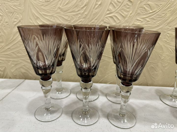 Бокалы, фужеры, цветное марганцовое стекло