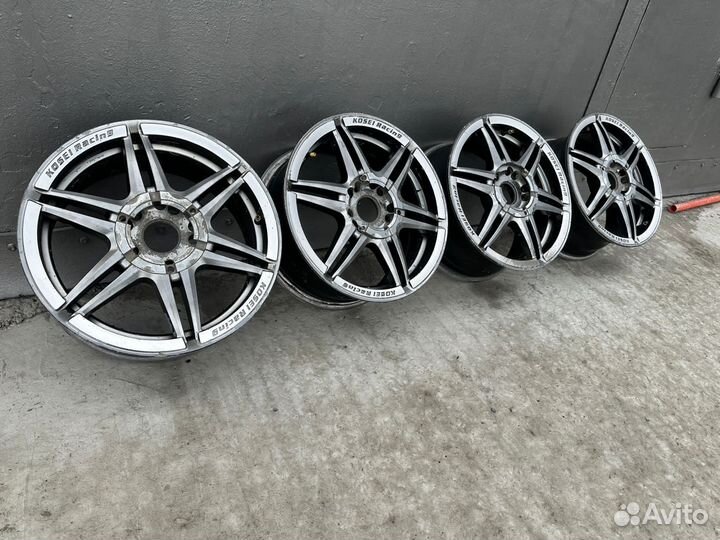 Продам комплект литых дисков R15