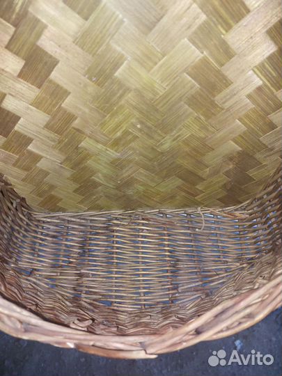 Кашпо из лозы настенное