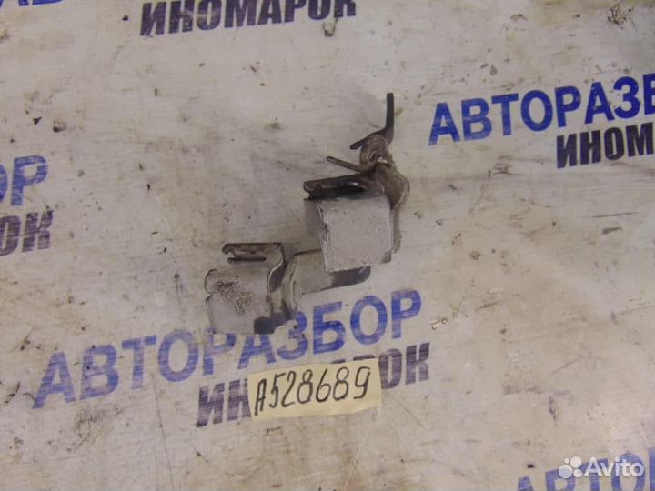 Кронштейн крепления троса кпп для Mitsubishi Lance