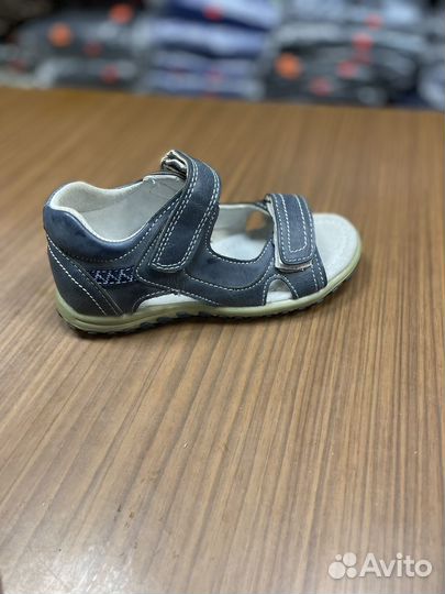 Сандалии кожа новые