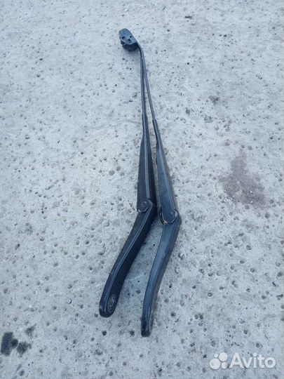 Поводки дворников Renault Duster 2012