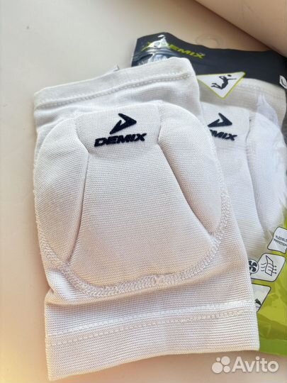 Наколенники для волейбола demix размер L