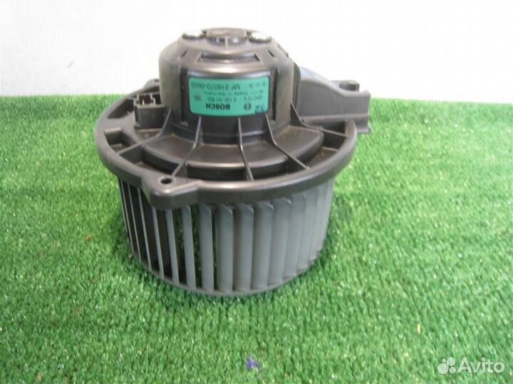 Моторчик печки Toyota Avensis T25 2003