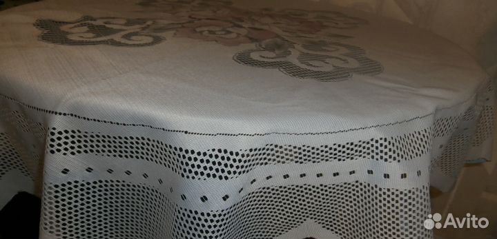 Новая скатерть для круглого стола