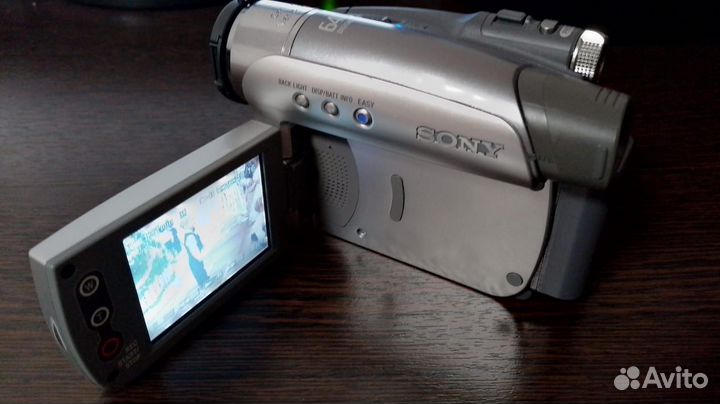 Видеокамера Sony Handycam DCR-HC23E