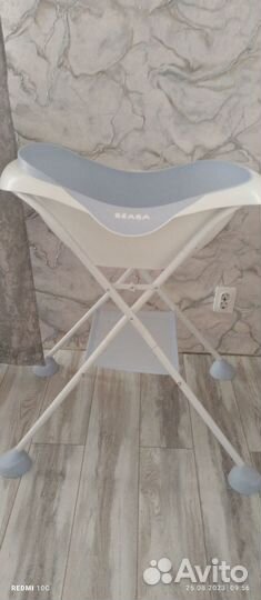 Ванночка и пеленальный столик Beaba