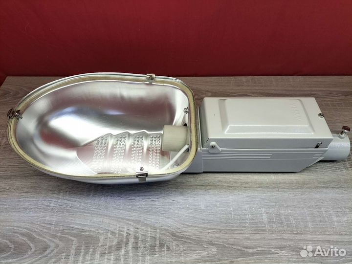 Консольный светильник уличный