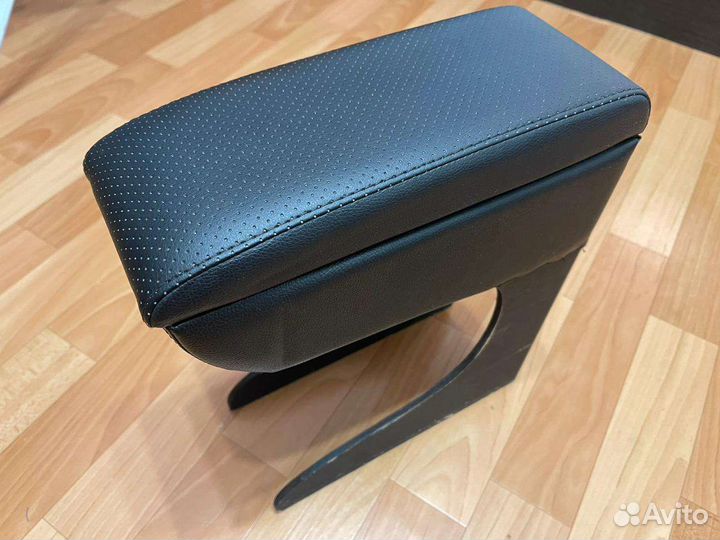 Подлокотник Лада ларгус