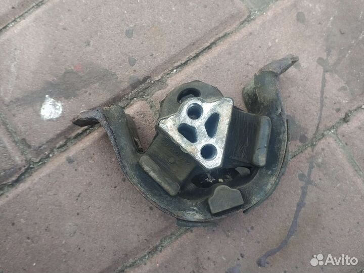 Подушка двигателя на daewoo nexia