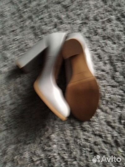 Туфли женские 39 размер новые