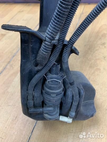 Бачок омывателя Opel Zafira B