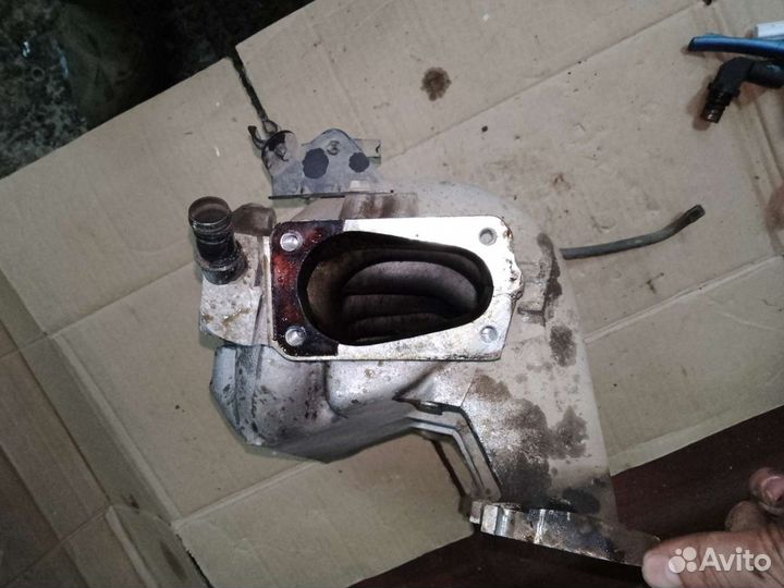 Коллектор впускной Renault Laguna 1