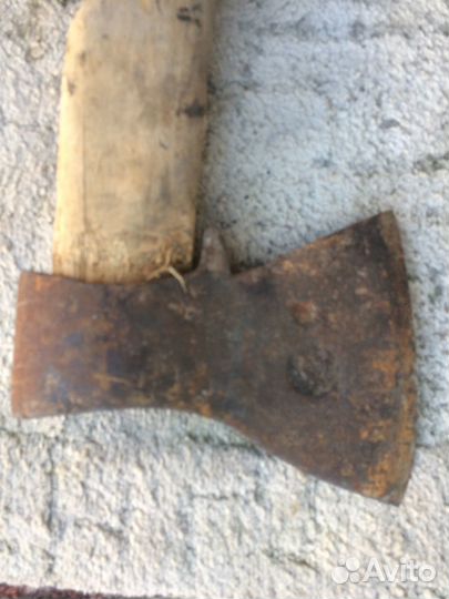 Топор старинный