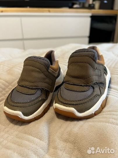 Кроссовки zara