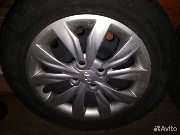 Accelera 651 2.25/4.5 R4