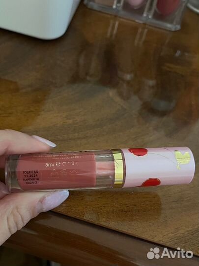 Блеск для губ vivienne sabo