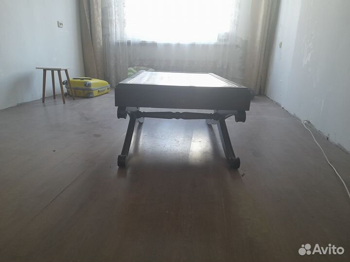 Журнальный столик