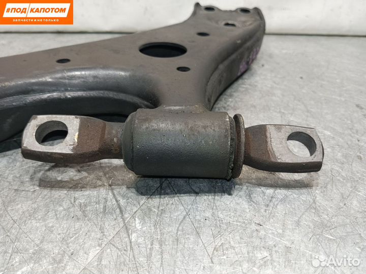 Рычаг передний правый нижний Toyota Camry XV40