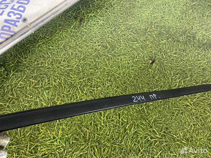 Молдинг кузова правый Mitsubishi Lancer 9 седан