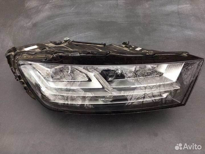 Фара передняя правая Audi Q7