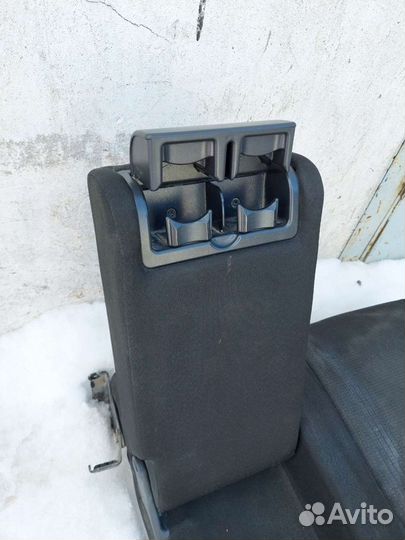 Сиденья задние комплект Тойота Авенсис 2