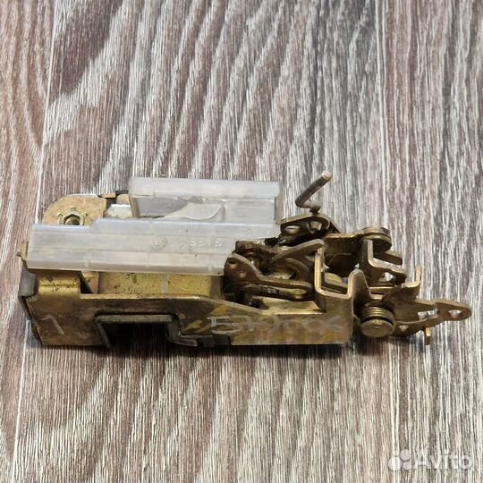 Замок двери передней правой VW T4