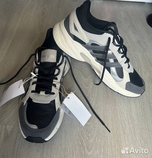 Кроссовки Adidas оригинал новые