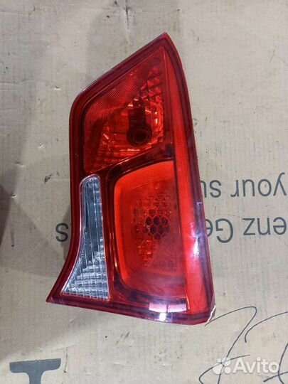 Правый фонарь крышки багажника Kia Rio 3