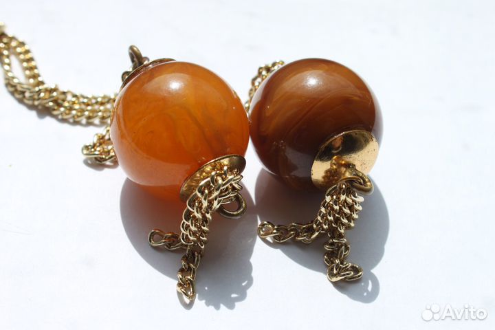 Сотуар. Бакелит. Длинные бусы с кистью. Бакелит