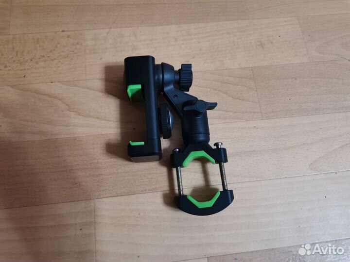 Крепление телефона на руль