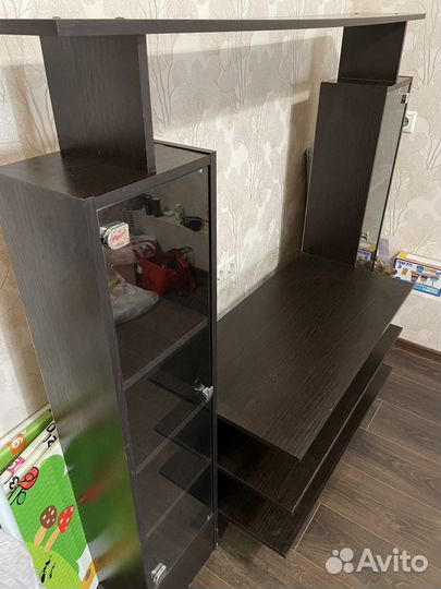 Стеклянная тумба под тв