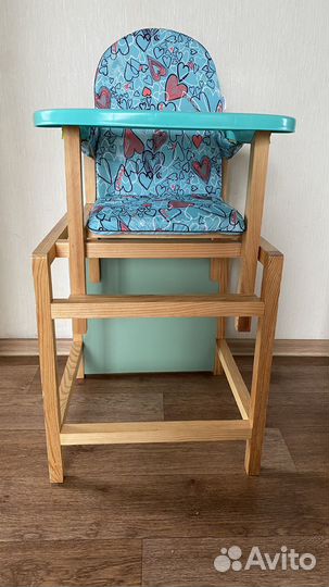 Детский столик и стульчик для кормления