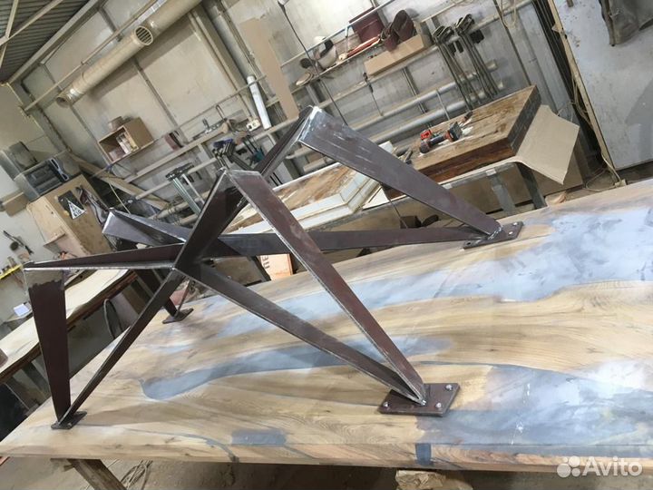 Стол из слэбов карагача