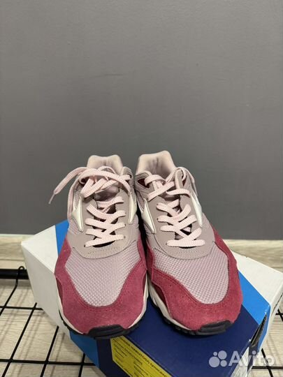 Кроссовки Mizuno 38,5