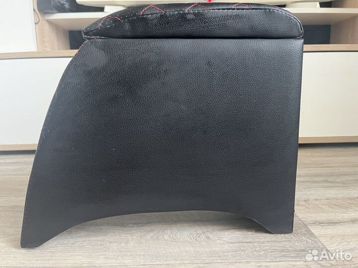 Подлокотник ваз 2107