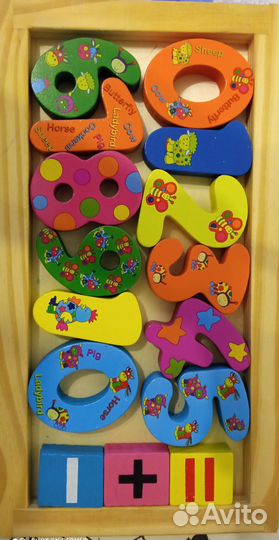 Деревянные цифры. Пластмассовые кубики 35 шт