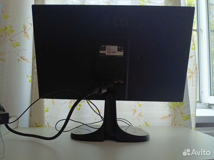 Монитор LG 22mp55d