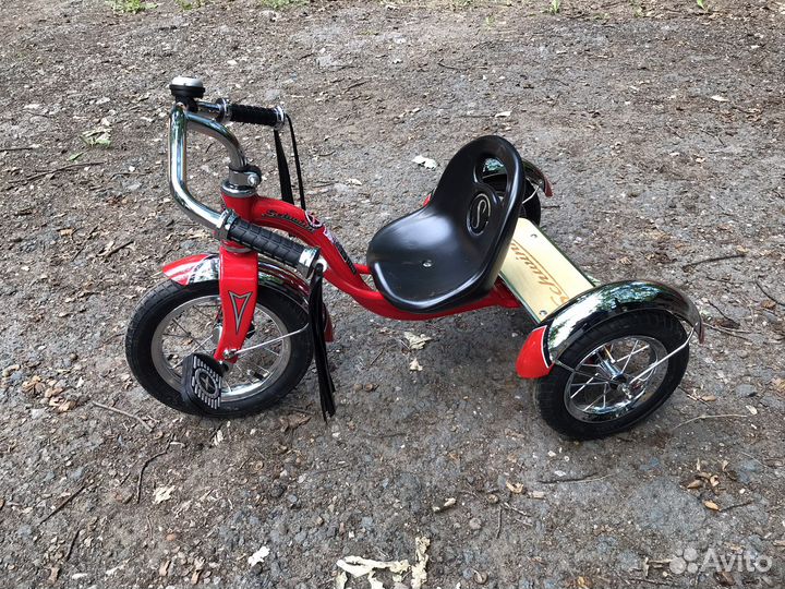 Детский велосипед Schwinn roadster trike