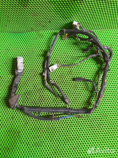 Проводка передней правой двери Nissan Laurel C34