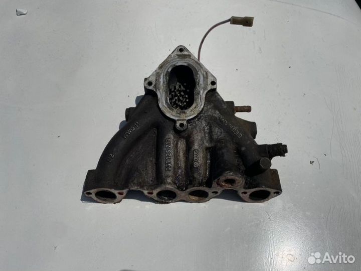 Коллектор впускной Audi 80 B3 RP 1.8 1988
