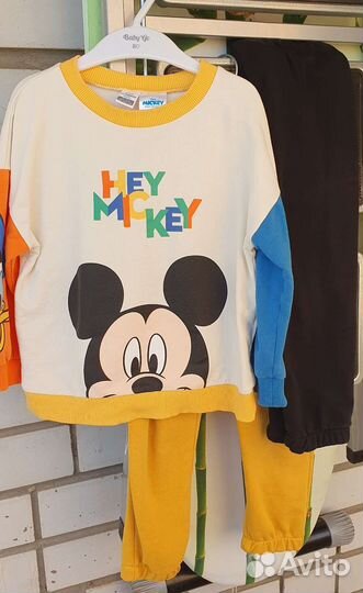 Костюм тройка на мальчика 98