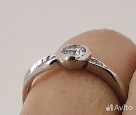 Золотое кольцо с бриллиантом 17 размер