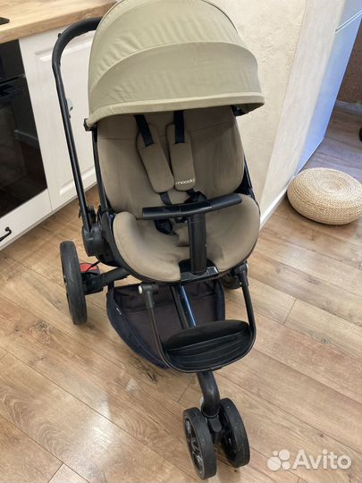 Коляска Quinny Moodd+кресло 0+ Maxi-Cozy Pebble