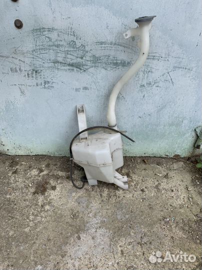 Бочек омывателя доя ниссан куб z12