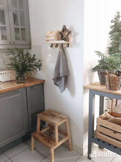 Полка навесная кухонная