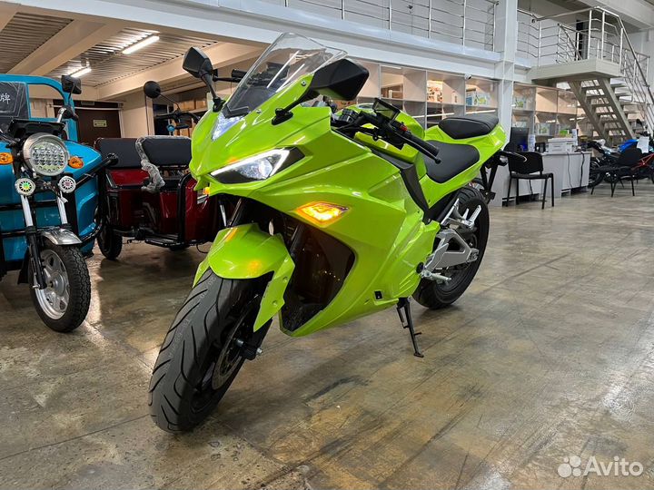 Электромотоцикл LuxDrive uragan 5000W