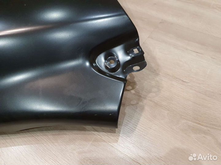 Переднее правое крыло