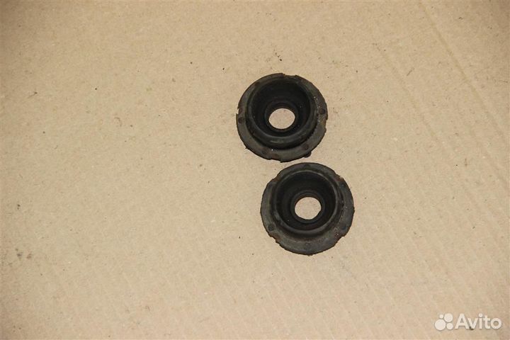 Крепление радиатора Toyota noah azr60 2001-2007